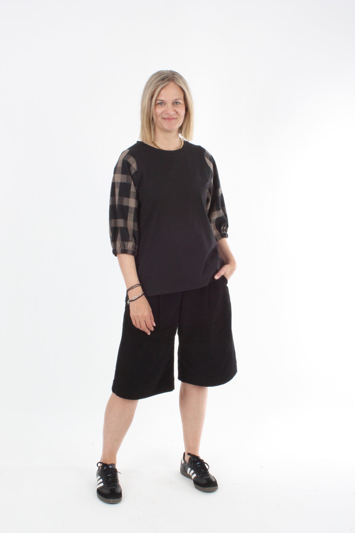 Bennie Top - Black with Check sleeves