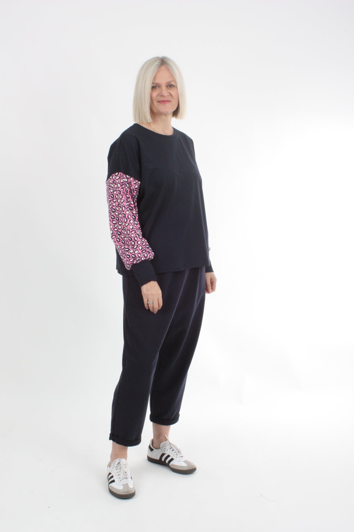 Quinn Top - Navy Pink spot sleeve