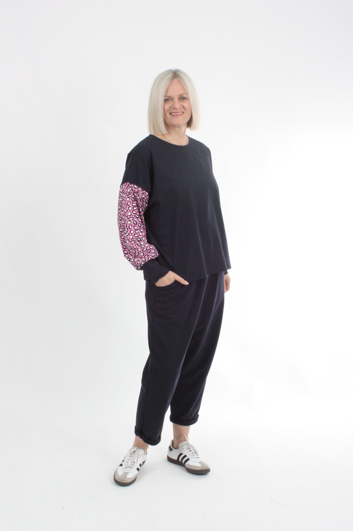 Quinn Top - Navy Pink spot sleeve