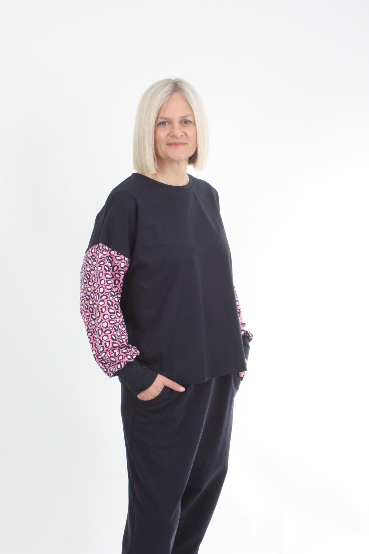 Quinn Top - Navy Pink spot sleeve