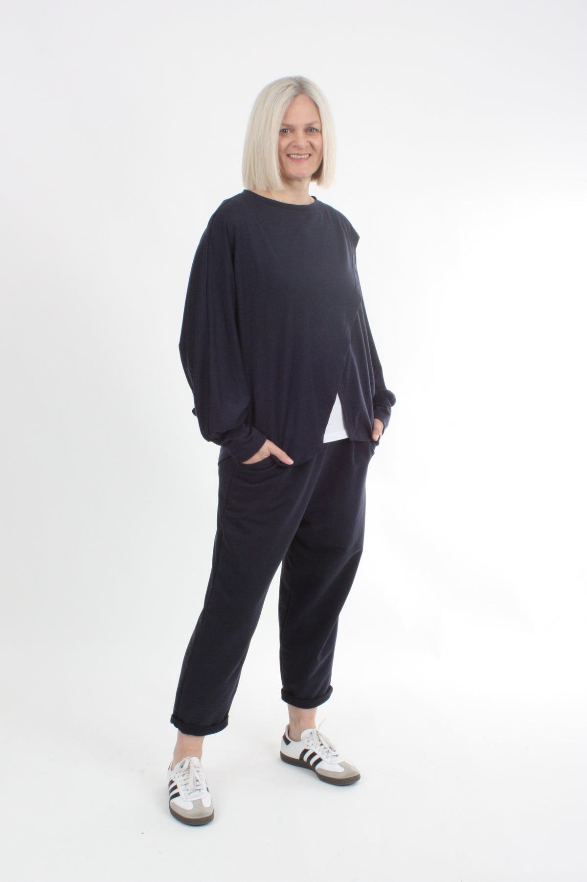 Cross Over Jumper square cut - Navy Merino