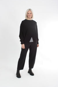 Cross Over Jumper square cut - Black Merino