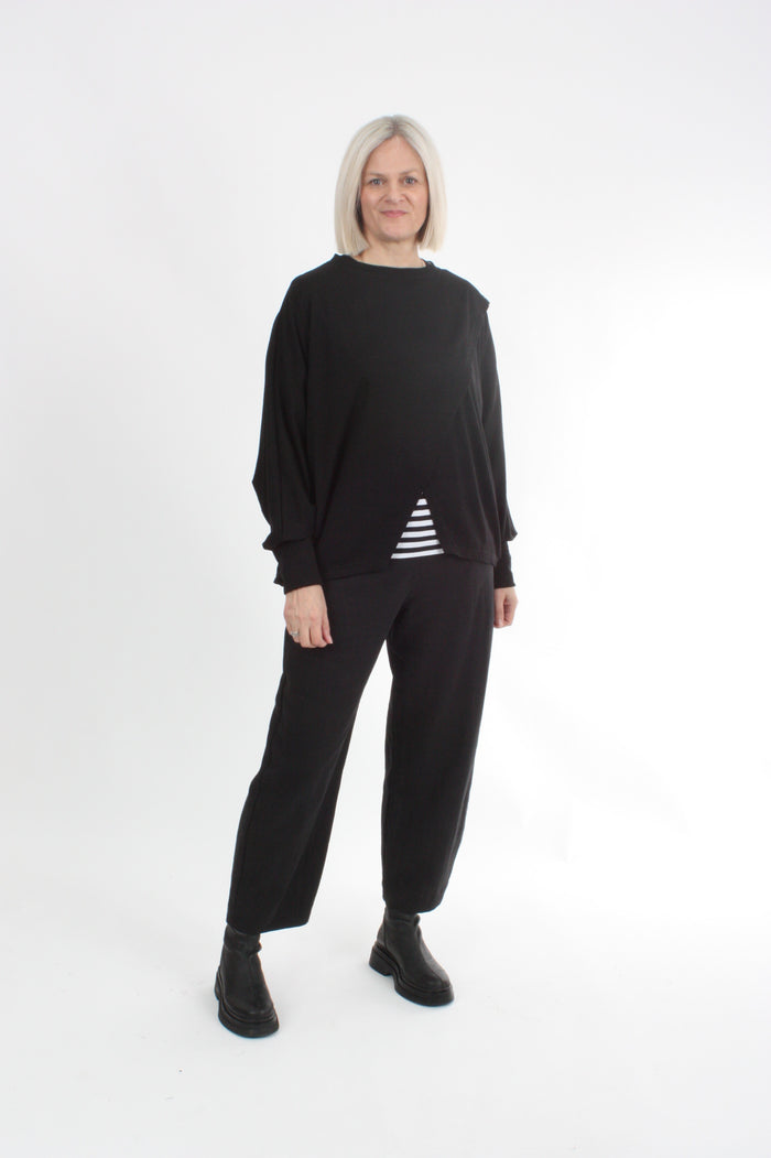 Cross Over Jumper square cut - Black Merino