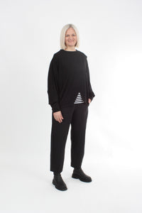 Cross Over Jumper square cut - Black Merino