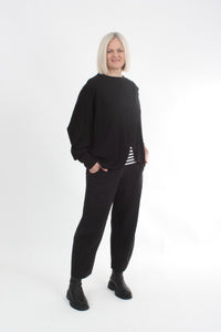 Cross Over Jumper square cut - Black Merino