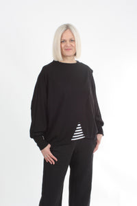 Cross Over Jumper square cut - Black Merino