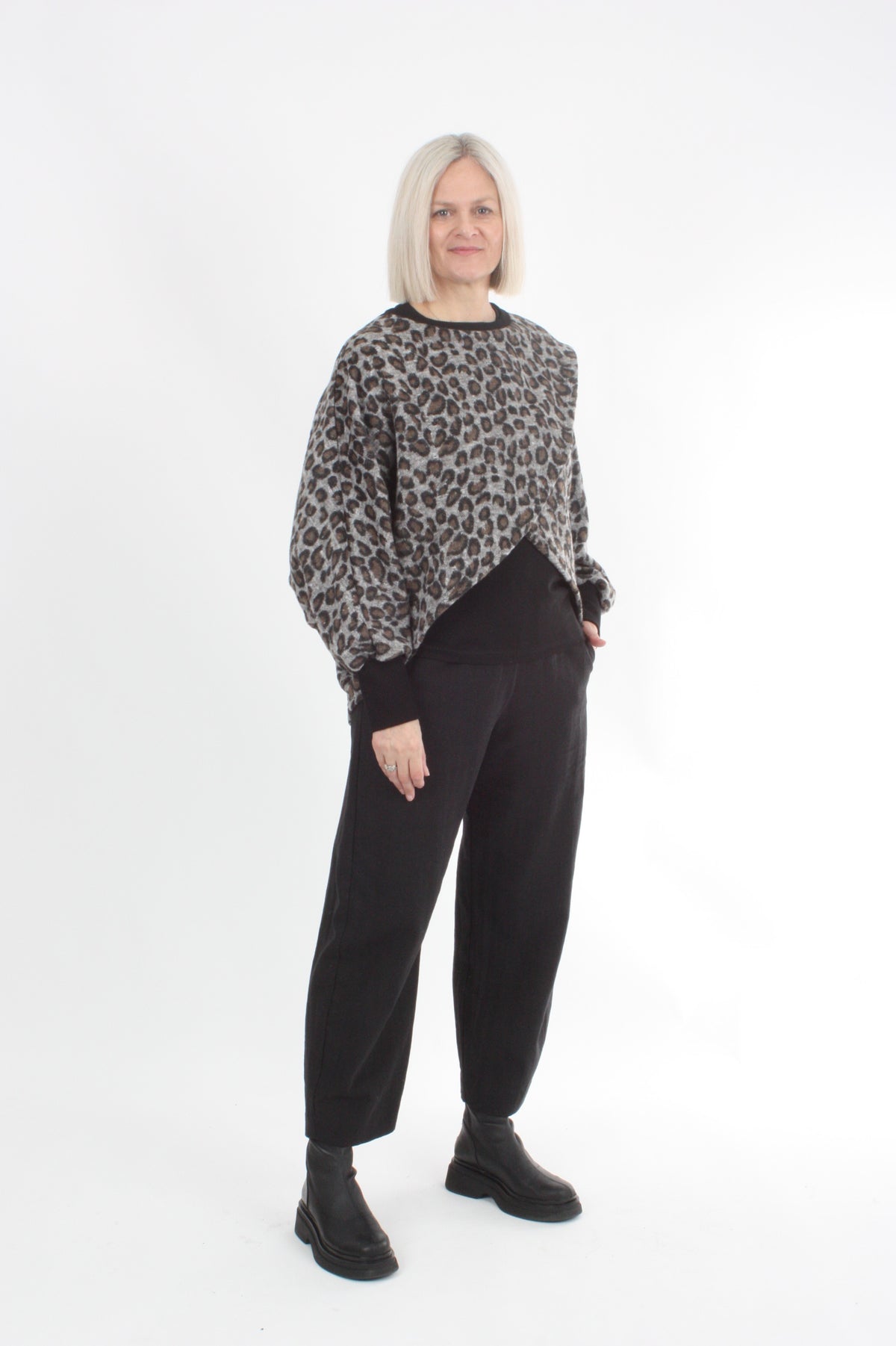 Cross Over Jumper - Leopard
