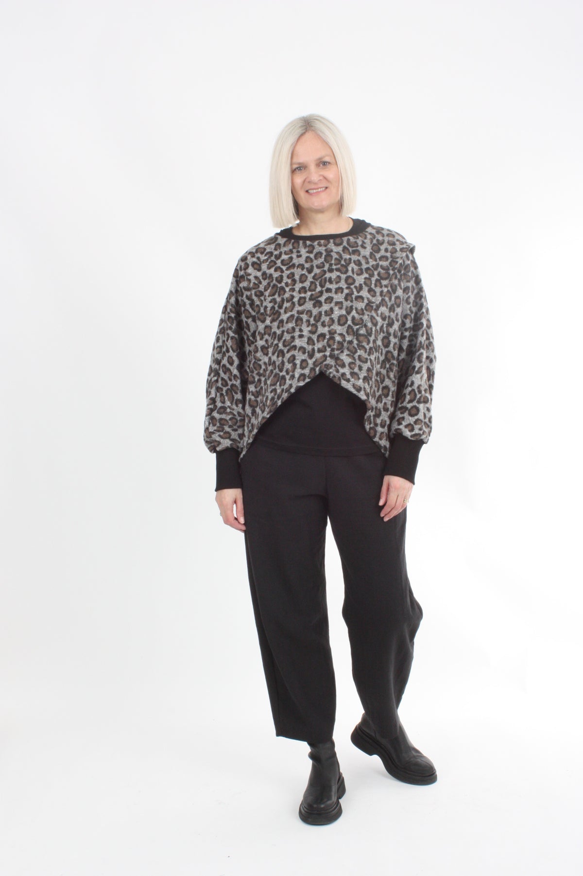 Cross Over Jumper - Leopard