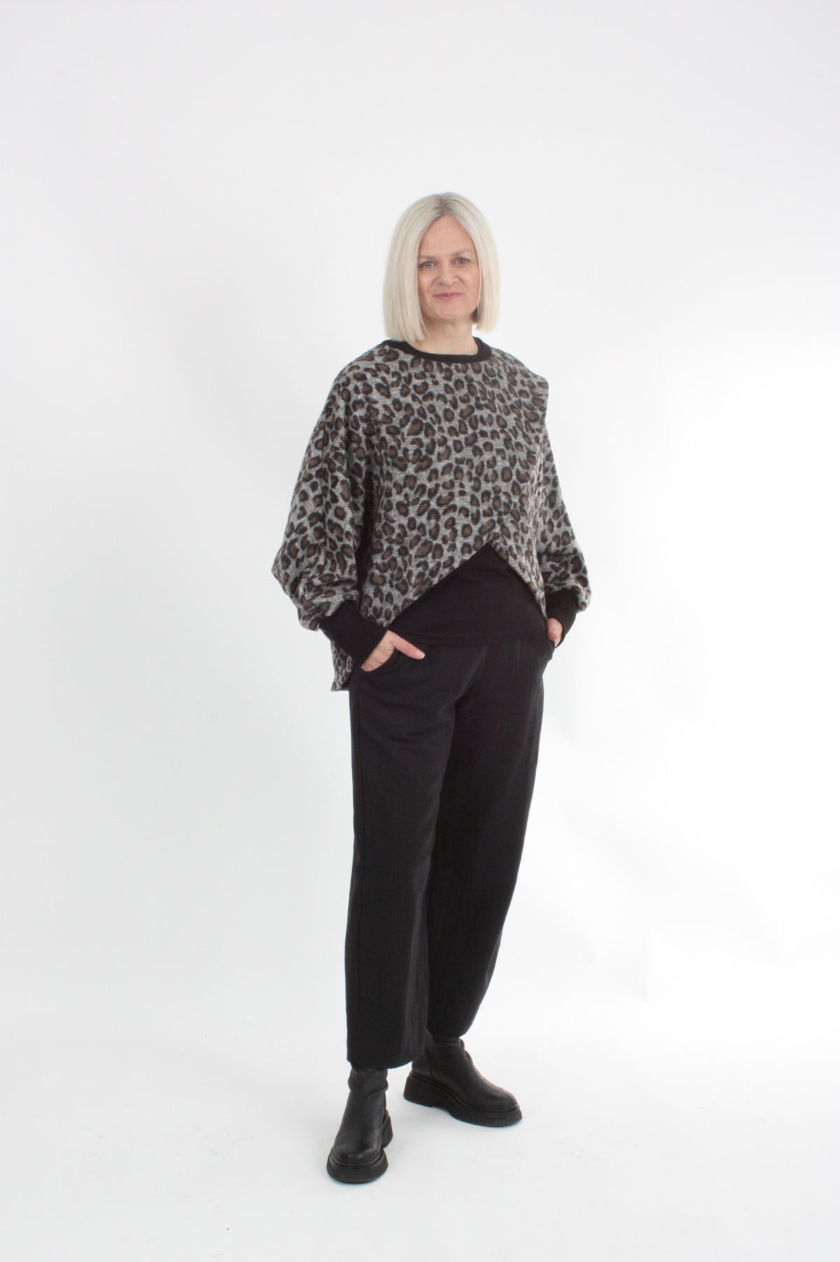 Cross Over Jumper - Leopard