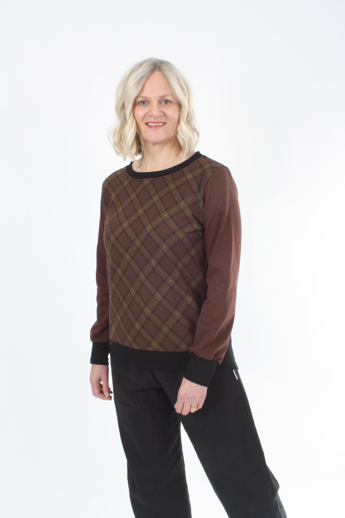 Sisters Sweater - Chocolate and Black