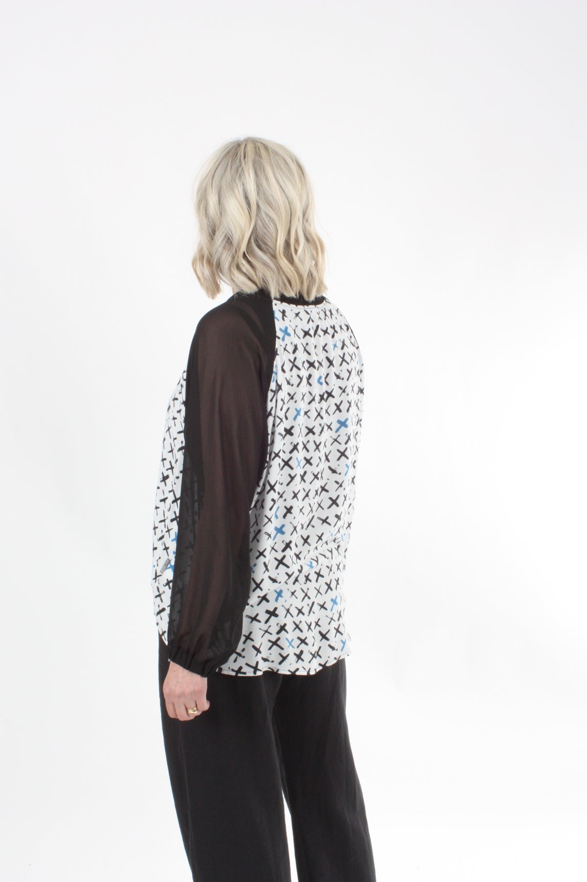 Harper Top - X print black sleeves