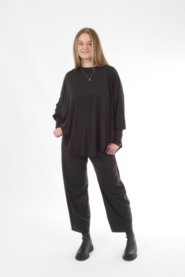 Poncho Plain Chocolate Merino - Black cuff - Pre-Order 2-3 weeks
